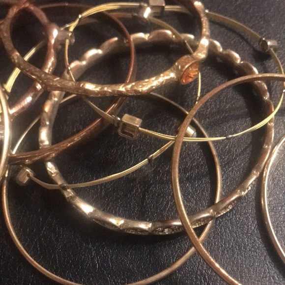 Set of 10 gold tone mixed bracelets - Picture 3 of 4